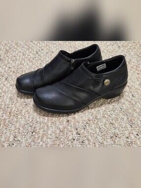 Women's Black Faux Leather Shoes Size 8.5